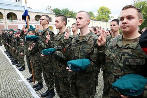 Funkcjonariusze Nadodrzańskiego Oddziału Straży Granicznej aktywnie uczestniczą w spotkaniach z młodzieżą Funkcjonariusze Nadodrzańskiego Oddziału Straży Granicznej aktywnie uczestniczą w spotkaniach z młodzieżą