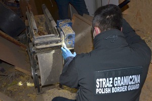 Nielegalny towar o wartości 380 tys. złotych Nielegalny towar o wartości 380 tys. złotych