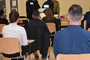 Zmagania kandydatów podczas II etapu naboru do służby 