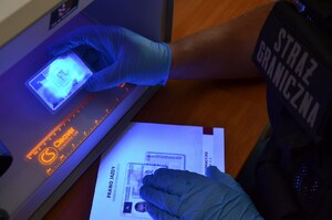 Analiza autentyczności dokumentów Analiza autentyczności dokumentów