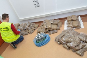 Straż Graniczna zatrzymała krajankę tytoniową i alkohol Straż Graniczna zatrzymała krajankę tytoniową i alkohol