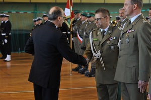 Komendant NoOSG uhonorowany monetą kolekcjonerską upamiętniającą 30. rocznicę powstania SG