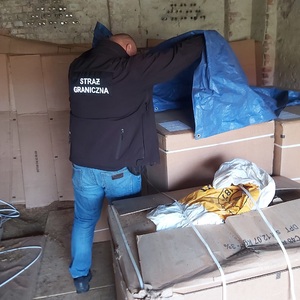 3 magazyny z nielegalnym tytoniem zlikwidowane w Lubuskiem 3 magazyny z nielegalnym tytoniem zlikwidowane w Lubuskiem