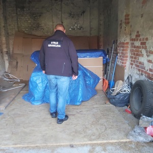 3 magazyny z nielegalnym tytoniem zlikwidowane w Lubuskiem 3 magazyny z nielegalnym tytoniem zlikwidowane w Lubuskiem