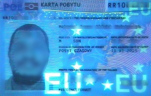 Podrobiony dokument w świetle UV Podrobiony dokument w świetle UV