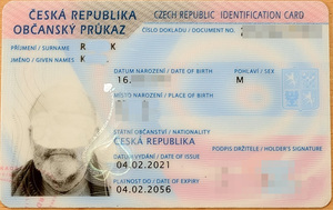 Czeski dowód osobisty w świetle dziennym Czeski dowód osobisty w świetle dziennym
