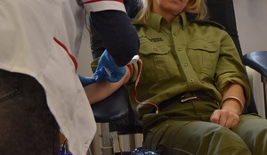 Oddaj krew, uratuj życie- akcja honorowego oddawania krwi Oddaj krew, uratuj życie- akcja honorowego oddawania krwi