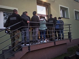 Kolumbijczycy i Meksykanin zatrudnieni byli niezgodnie z prawem Kolumbijczycy i Meksykanin przed wejściem do PSG w Tuplicach