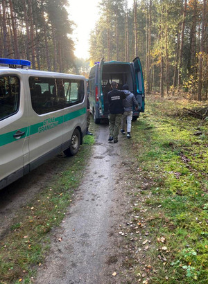 Polna droga, na której migranci zostali zatrzymani Polna droga, na której migranci zostali zatrzymani