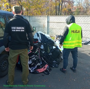 Podrabiane ubrania warte 350 tysięcy złotych Podrabiane ubrania warte 350 tysięcy złotych