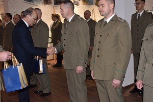 Funkcjonariusze NoOSG zostali wyróżnieni kolekcjonerskim banknotem Funkcjonariusze NoOSG zostali wyróżnieni kolekcjonerskim banknotem