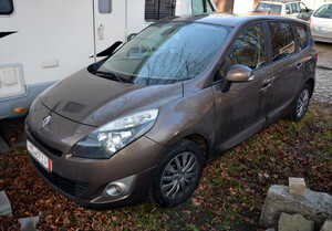 Samochód, którym podróżowało 15 cudzoziemców Samochód, którym podróżowało 15 cudzoziemców