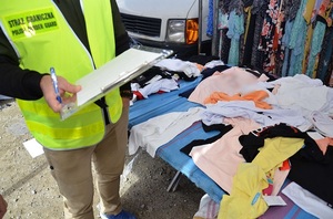 Zatrzymane podróbki markowych ubrań