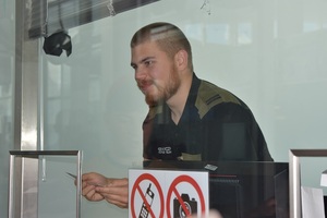 Kontrola dokumentów na lotnisku