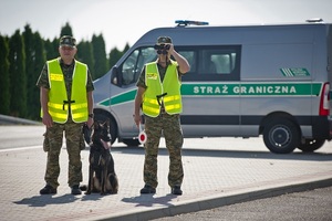 Funkcjonariusze Straży Granicznej Funkcjonariusze Straży Granicznej