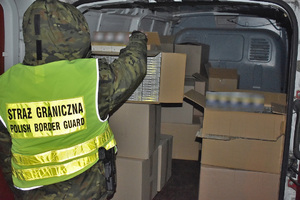 Zatrzymane papierosy bez polskich znaków skarbowych akcyzy Zatrzymane papierosy bez polskich znaków skarbowych akcyzy