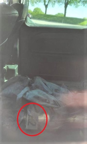 Ujawnione w bagażniku oryginalne tablice rejestracyjne Ujawnione w bagażniku oryginalne tablice rejestracyjne