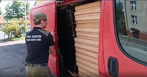 Zatrzymanie papierosów z nielegalnego źródła Zatrzymanie papierosów z nielegalnego źródła