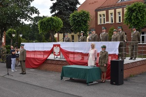 Ślubowanie funkcjonariuszy w Nadodrzańskim Oddziale Straży Granicznej Ślubowanie funkcjonariuszy w Nadodrzańskim Oddziale Straży Granicznej