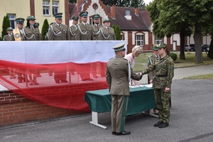 Ślubowanie funkcjonariuszy w Nadodrzańskim Oddziale Straży Granicznej Ślubowanie funkcjonariuszy w Nadodrzańskim Oddziale Straży Granicznej
