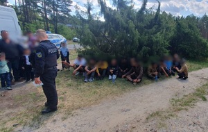 Zatrzymanie cudzoziemców po pościgu Zatrzymanie cudzoziemców po pościgu