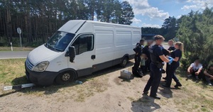 Zatrzymanie cudzoziemców po pościgu Zatrzymanie cudzoziemców po pościgu