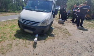 Zatrzymanie cudzoziemców po pościgu Zatrzymanie cudzoziemców po pościgu