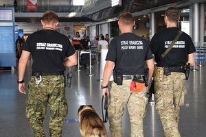 Kontrola na poznańskim lotnisku Kontrola na poznańskim lotnisku