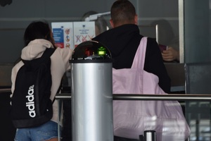 Kontrola dokumentów na lotnisku we Wrocławiu-Strachowicach Kontrola dokumentów na lotnisku we Wrocławiu-Strachowicach