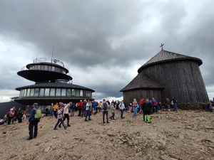 Uroczystości religijne na szczycie Śnieżki Uroczystości religijne na szczycie Śnieżki