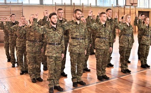 Ślubowanie funkcjonariuszy w Nadodrzańskim Oddziale Straży Granicznej Ślubowanie funkcjonariuszy w Nadodrzańskim Oddziale Straży Granicznej