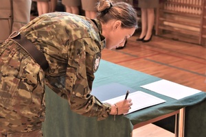 Ślubowanie funkcjonariuszy w Nadodrzańskim Oddziale Straży Granicznej Ślubowanie funkcjonariuszy w Nadodrzańskim Oddziale Straży Granicznej