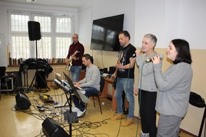 Koncert oraz kolacja świąteczno-noworoczna w krośnieńskim ośrodku Koncert oraz kolacja świąteczno-noworoczna w krośnieńskim ośrodku