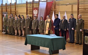 Uroczysta zbiórka w komendzie oddziału w Krośnie Odrzańskim Uroczysta zbiórka w komendzie oddziału w Krośnie Odrzańskim