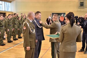 Uroczysta zbiórka w komendzie oddziału w Krośnie Odrzańskim Uroczysta zbiórka w komendzie oddziału w Krośnie Odrzańskim