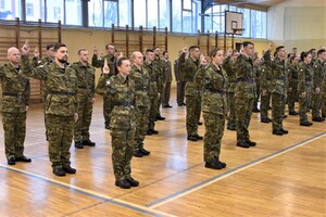 Uroczysta zbiórka w komendzie oddziału w Krośnie Odrzańskim Uroczysta zbiórka w komendzie oddziału w Krośnie Odrzańskim