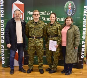 Uroczysta zbiórka w komendzie oddziału w Krośnie Odrzańskim Uroczysta zbiórka w komendzie oddziału w Krośnie Odrzańskim