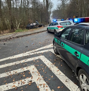 Kierowca pod wpływem narkotyków uciekał przed funkcjonariuszami SG i nie zapanował na autem Kierowca pod wpływem narkotyków uciekał przed funkcjonariuszami SG i nie zapanował na autem