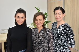 Kobietom z okazji ich święta życzymy wszystkiego najlepszego Kobietom z okazji ich święta życzymy wszystkiego najlepszego