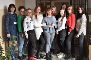 Kobietom z okazji ich święta życzymy wszystkiego najlepszego Kobietom z okazji ich święta życzymy wszystkiego najlepszego