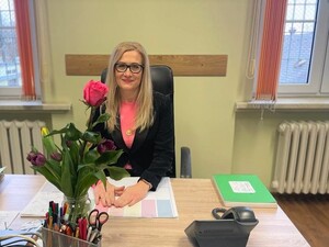 Kobietom z okazji ich święta życzymy wszystkiego najlepszego Kobietom z okazji ich święta życzymy wszystkiego najlepszego