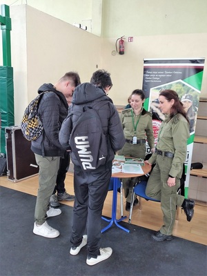 Spotkania z funkcjonariuszami Nadodrzańskiego Oddziału SG Spotkania z funkcjonariuszami Nadodrzańskiego Oddziału SG