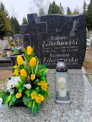 Hołd bohaterskim poprzednikom Hołd bohaterskim poprzednikom