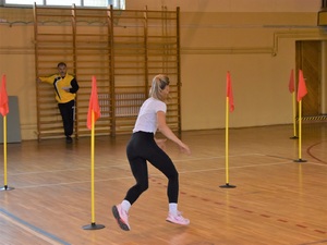 Kandydaci podczas testu sprawnościowego 