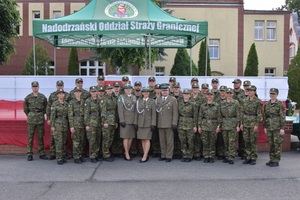 Nowo przyjęci funkcjonariusze z kierownictwem NoOSG 