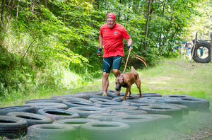 W trakcie zawodów kynologicznych W trakcie zawodów kynologicznych