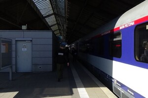 Funkcjonariusze SG kontrolują pociągi międzynarodowe Funkcjonariusze SG kontrolują pociągi międzynarodowe