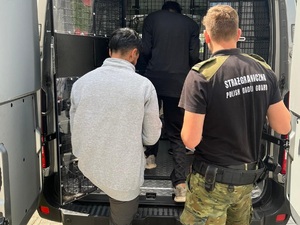 Hindusi zatrzymani przez funkcjonariuszy SG Hindusi zatrzymani przez funkcjonariuszy SG