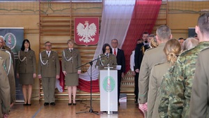 Uroczysty apel z okazji Narodowego Święta Niepodległości w komendzie Nadodrzańskiego Oddziału Straży Granicznej Uroczysty apel z okazji Narodowego Święta Niepodległości w komendzie Nadodrzańskiego Oddziału Straży Granicznej