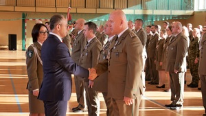 Uroczysty apel z okazji Narodowego Święta Niepodległości w komendzie Nadodrzańskiego Oddziału Straży Granicznej Uroczysty apel z okazji Narodowego Święta Niepodległości w komendzie Nadodrzańskiego Oddziału Straży Granicznej